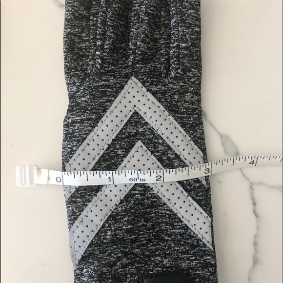 NWOT Isotoner Smart Touch Gloves - Picture 6 of 9